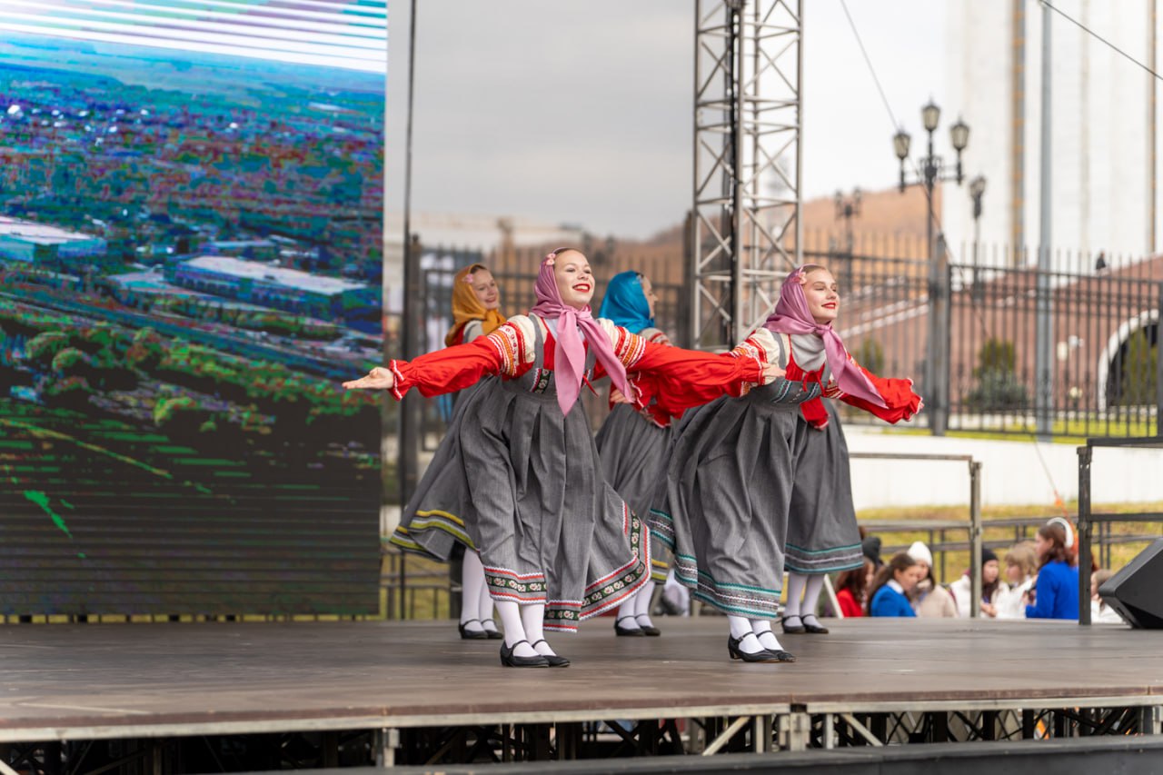Сергей Надсадин: С самого утра наш город одним из первых в стране присоединился к масштабному празднованию Дня народного единства Сергей Надсадин: С самого утра наш город одним из первых в стране присоединился к масштабному празднованию Дня народного единства
