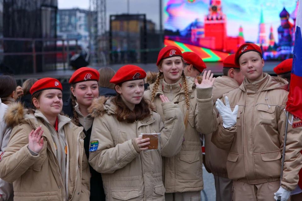 День народного единства отметили горожане – на площади исторического парка «Россия – моя история» состоялся праздничный митинг-концерт День народного единства отметили горожане – на площади исторического парка «Россия – моя история» состоялся праздничный митинг-концерт