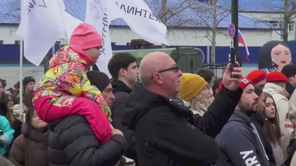 На празднование Дня народного единства горожане приходили целыми семьями