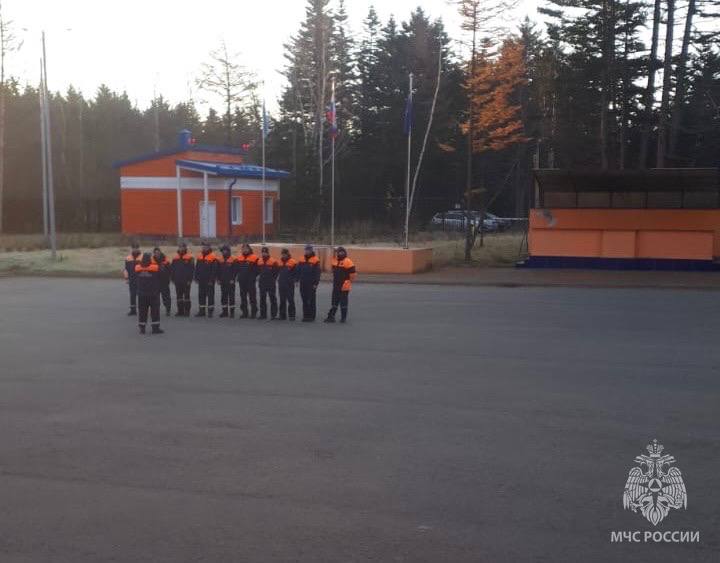 С Днём народного единства. Главное управление МЧС России по Сахалинской области поздравляет с Днём народного единства — праздником, который символизирует сплочённость, силу духа и любовь к Родине С Днём народного единства. Главное управление МЧС России по Сахалинской области поздравляет с Днём народного единства — праздником, который символизирует сплочённость, силу духа и любовь к Родине