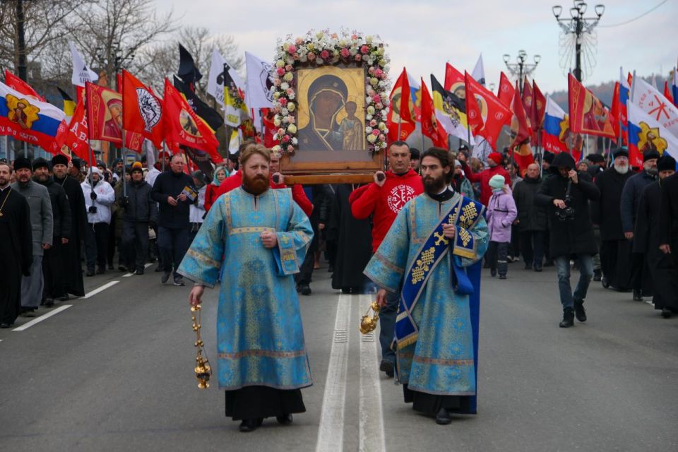 На Сахалине и Курилах отпраздновали День народного единства На Сахалине и Курилах отпраздновали День народного единства