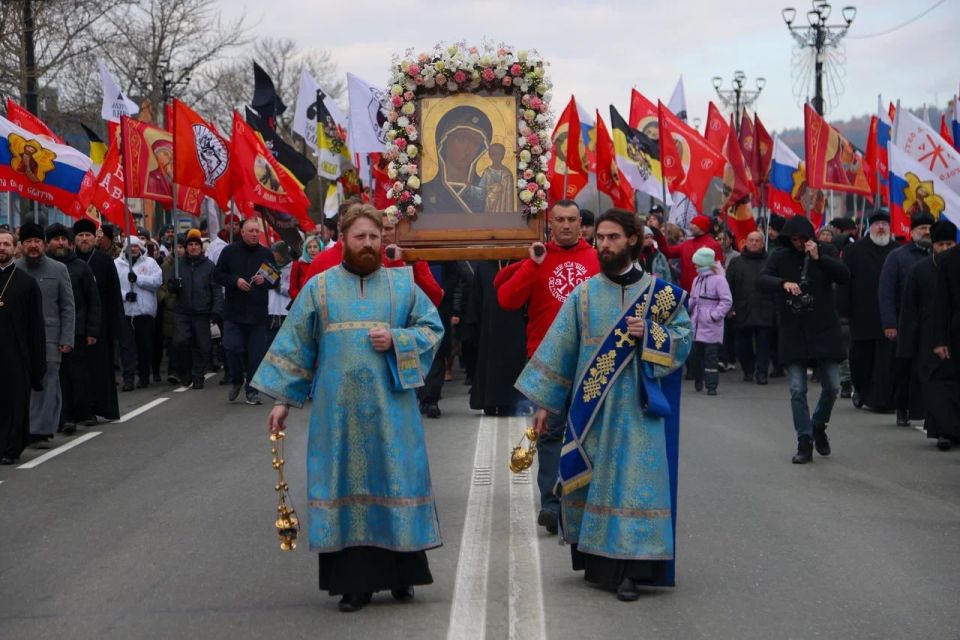 День народного единства отметили горожане – на площади исторического парка «Россия – моя история» состоялся праздничный митинг-концерт День народного единства отметили горожане – на площади исторического парка «Россия – моя история» состоялся праздничный митинг-концерт