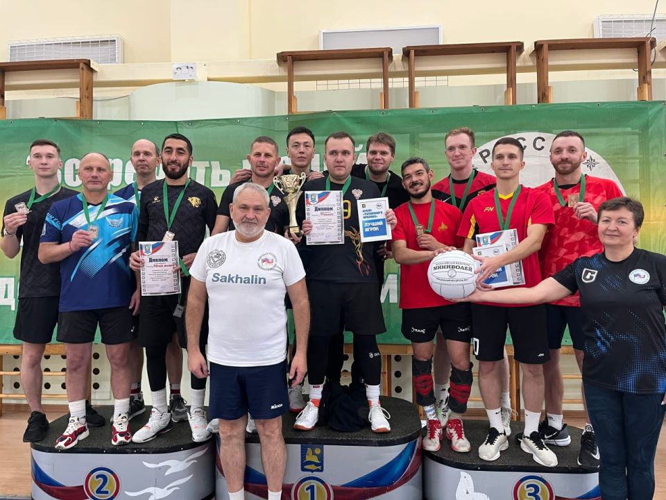 Спортшкола Невельска превратилась в арену проведения «Кубка Татарского пролива» по миниволей Спортшкола Невельска превратилась в арену проведения «Кубка Татарского пролива» по миниволей