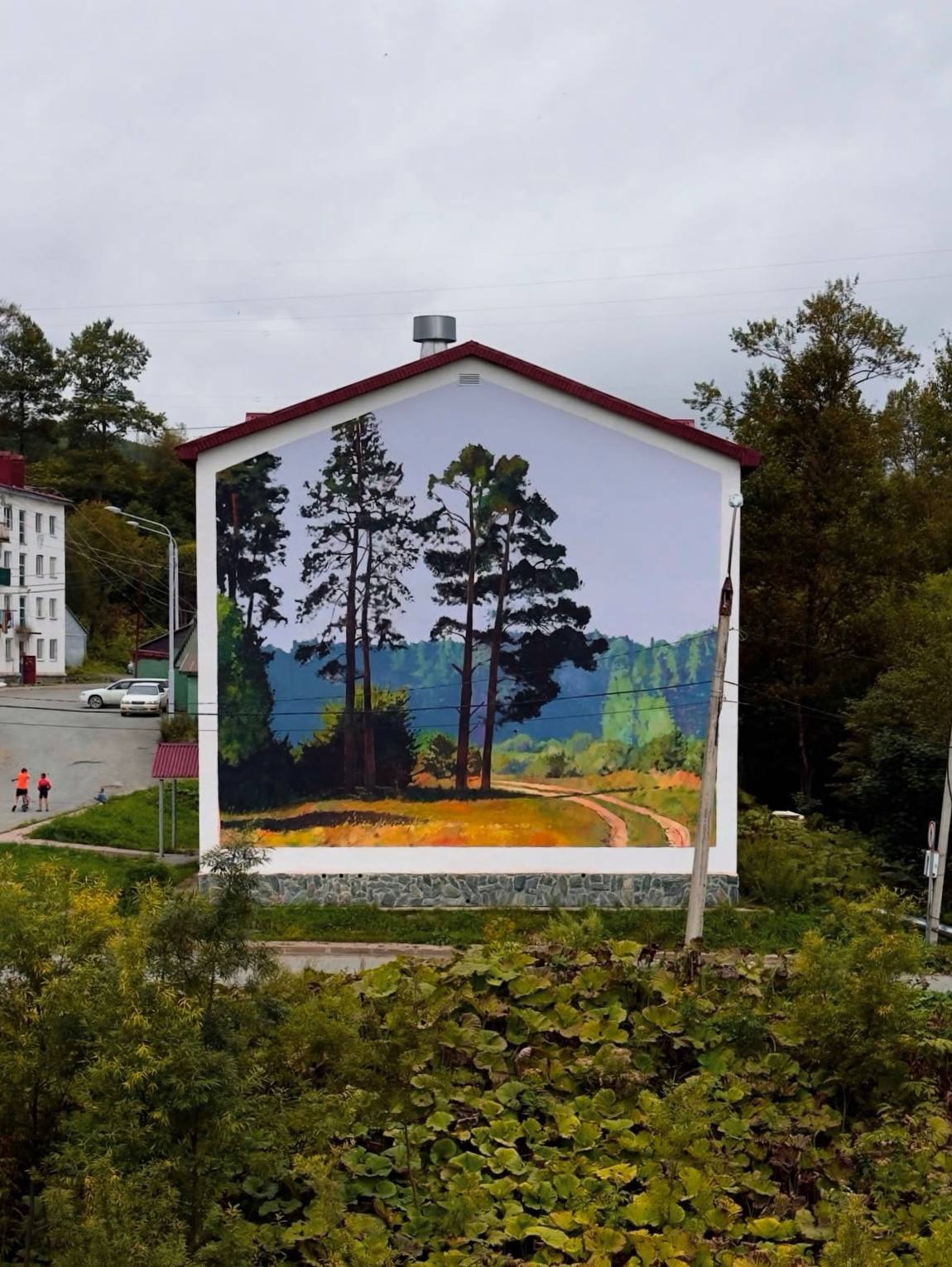 Друзья, продолжаем нашу серию постов о муралах второго сезона! Сегодня представляем вам первую работу Андрея Калугина — «Дорога»