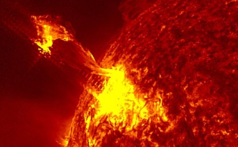 "Длилась 36 минут": на Солнце произошла сильнейшая вспышка