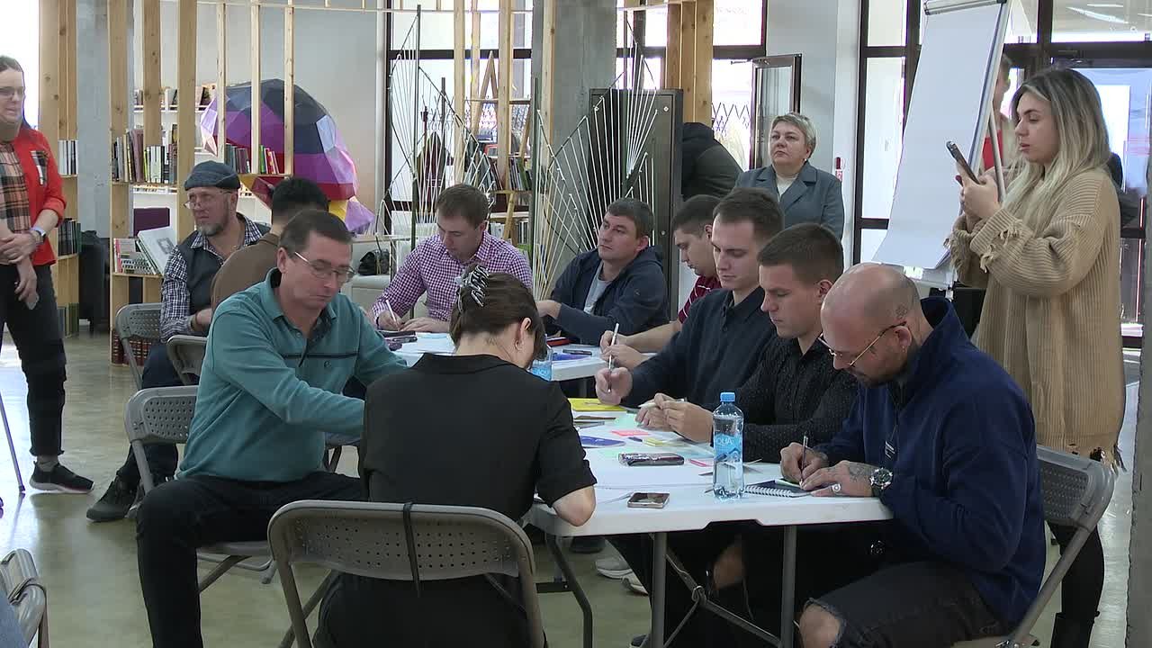 В Арт-резиденции «Маяк» в среду учились искать и удерживать будущих сотрудников