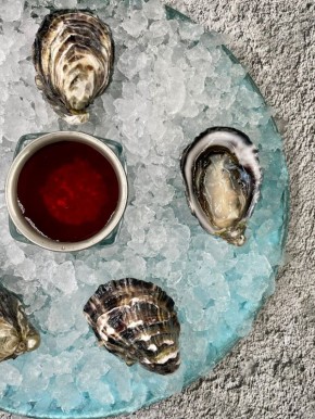 Устриц не только едят, их почитают: как моллюск стал символом искусства и культуры