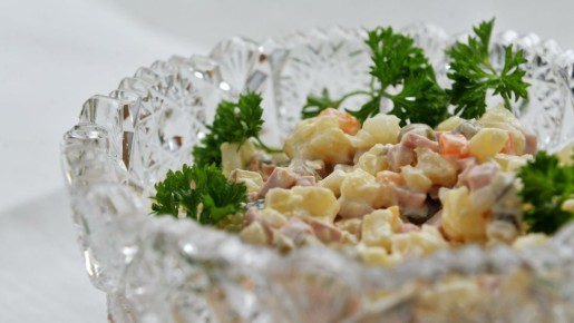 Не курица и не колбаса: этот ингредиент превратит оливье в шедевр