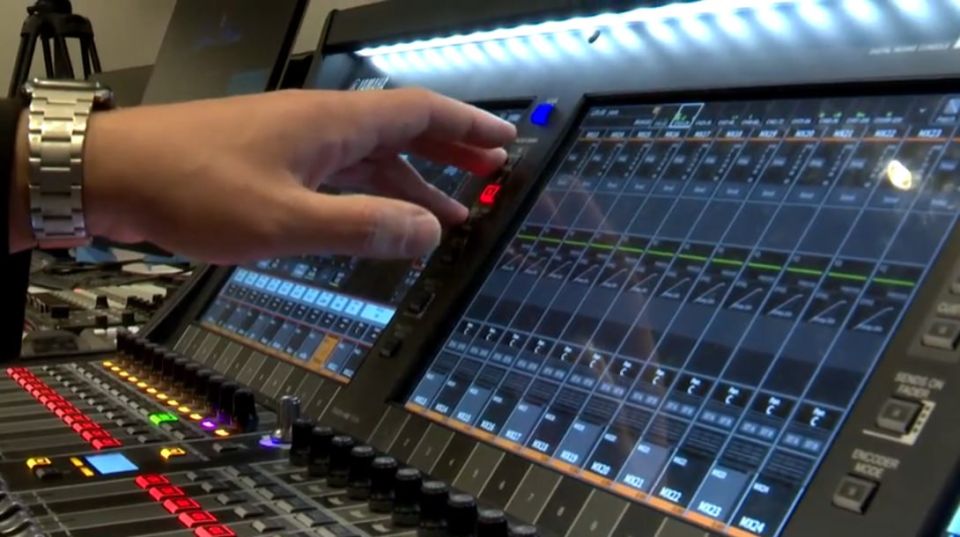 Цифровая микшерная консоль, профессиональные микрофоны, усилитель мощности, акустическая система, звуковой процессор — всё это оборудование в текущем году закупила Сахалинская филармония для нового музыкального сезона Цифровая микшерная консоль, профессиональные микрофоны, усилитель мощности, акустическая система, звуковой процессор — всё это оборудование в текущем году закупила Сахалинская филармония для нового музыкального сезона