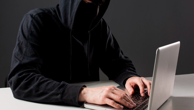 Житель Анивы потерял больше полутора миллионов рублей из-за мошенников