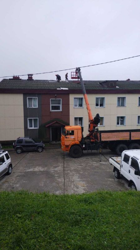 В Южно-Курильске отремонтировали 16 из 19 домов, пострадавших от циклона В Южно-Курильске отремонтировали 16 из 19 домов, пострадавших от циклона