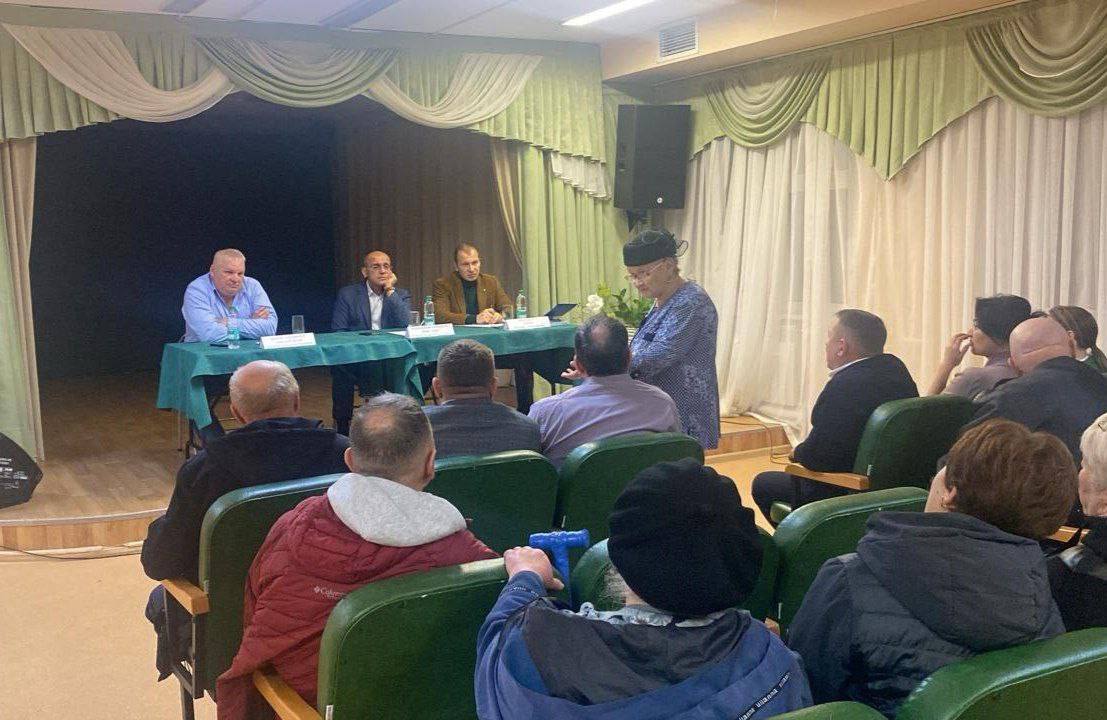 Депутаты Юрий Им и Александр Гринберг провели приемы граждан в округах Депутаты Юрий Им и Александр Гринберг провели приемы граждан в округах