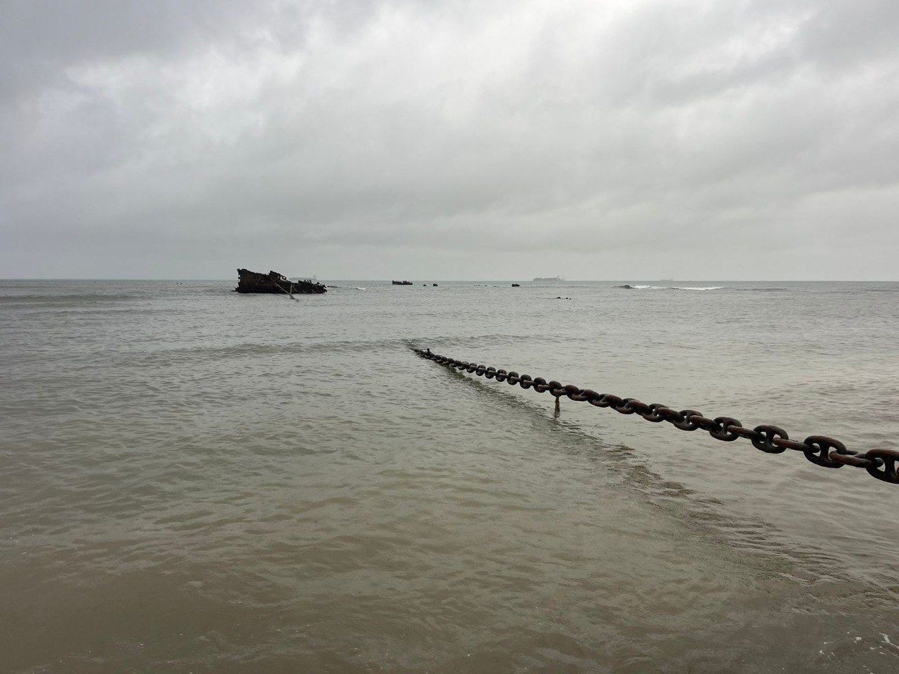 Пятое затонувшее судно удалили из бухты Лососей на юге Сахалина Пятое затонувшее судно удалили из бухты Лососей на юге Сахалина