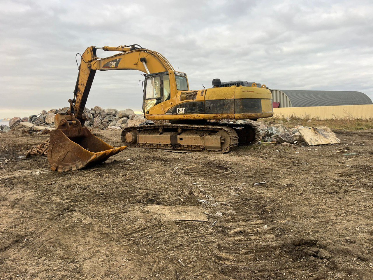 Пятое затонувшее судно удалили из бухты Лососей в Корсакове Пятое затонувшее судно удалили из бухты Лососей в Корсакове