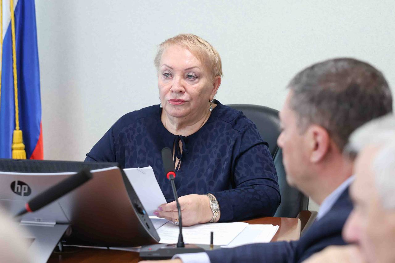 Региональный парламент начал работу над бюджетом Сахалинской области на 2026–2028 годы Региональный парламент начал работу над бюджетом Сахалинской области на 2026–2028 годы