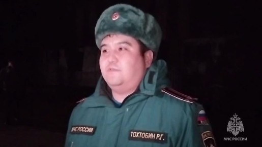С места ЧП комментирует заместитель начальника Главного управления МЧС России по Сахалинской области - начальник управления надзорной деятельности и профилактической работы Рустам Тохтобин