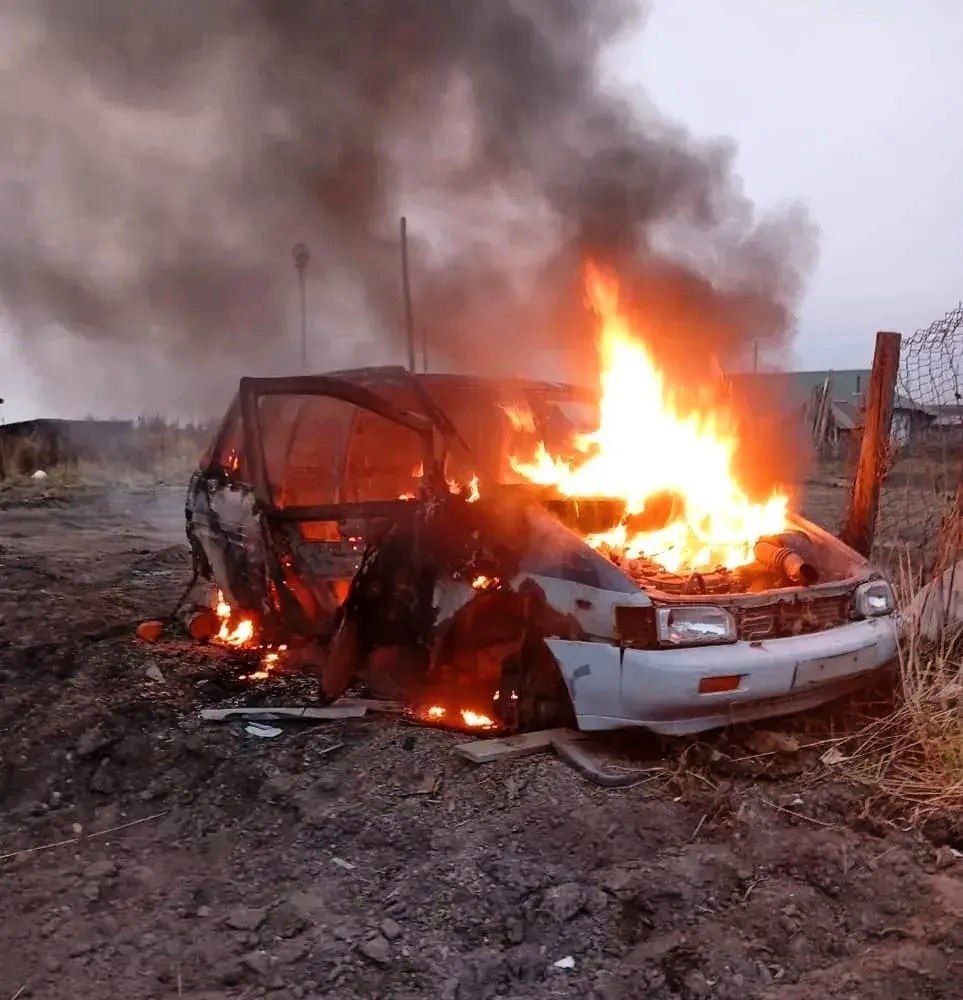 В Углегорске горел автомобиль