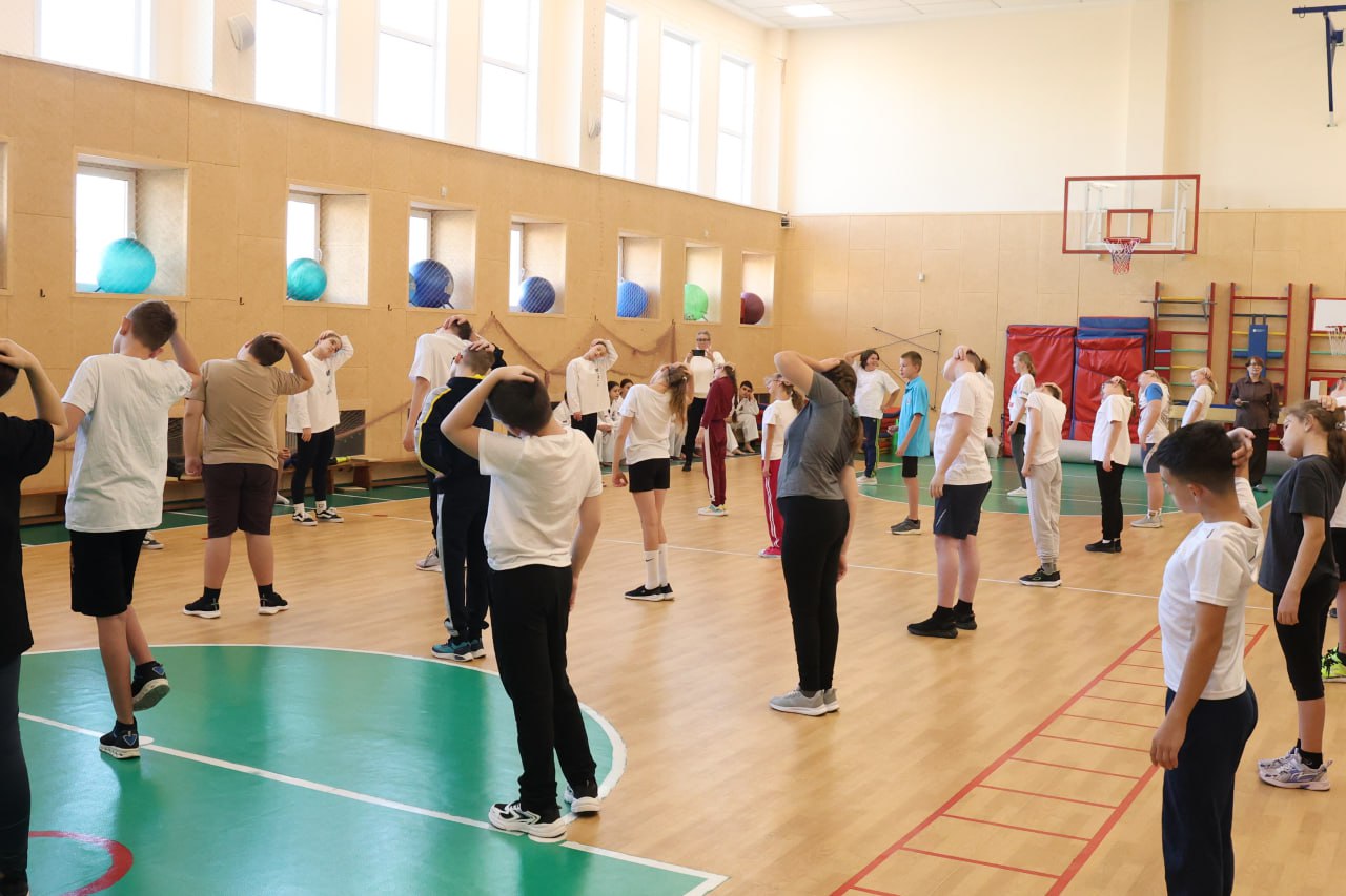 Спорт объединяет!. В честь Дня народного единства Спортивная школа «Кристалл» посетила Коррекционную школу «Надежда», где прошло особенное спортивное мероприятие Спорт объединяет!. В честь Дня народного единства Спортивная школа «Кристалл» посетила Коррекционную школу «Надежда», где прошло особенное спортивное мероприятие