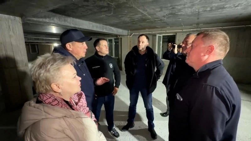 Валерий Лимаренко оценил масштаб работ по благоустройству многоквартирных домов на Кунашире