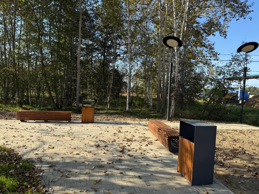 Привокзальные площади в Ногликах и Томари благоустроили Привокзальные площади в Ногликах и Томари благоустроили