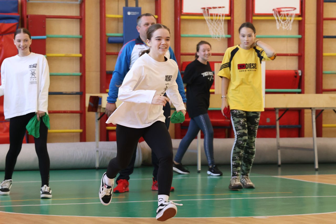 Спорт объединяет!. В честь Дня народного единства Спортивная школа «Кристалл» посетила Коррекционную школу «Надежда», где прошло особенное спортивное мероприятие Спорт объединяет!. В честь Дня народного единства Спортивная школа «Кристалл» посетила Коррекционную школу «Надежда», где прошло особенное спортивное мероприятие