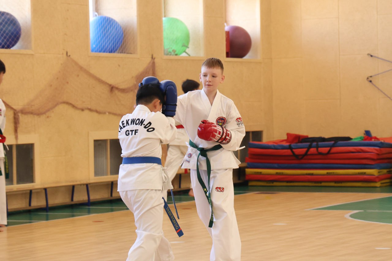 Спорт объединяет!. В честь Дня народного единства Спортивная школа «Кристалл» посетила Коррекционную школу «Надежда», где прошло особенное спортивное мероприятие Спорт объединяет!. В честь Дня народного единства Спортивная школа «Кристалл» посетила Коррекционную школу «Надежда», где прошло особенное спортивное мероприятие