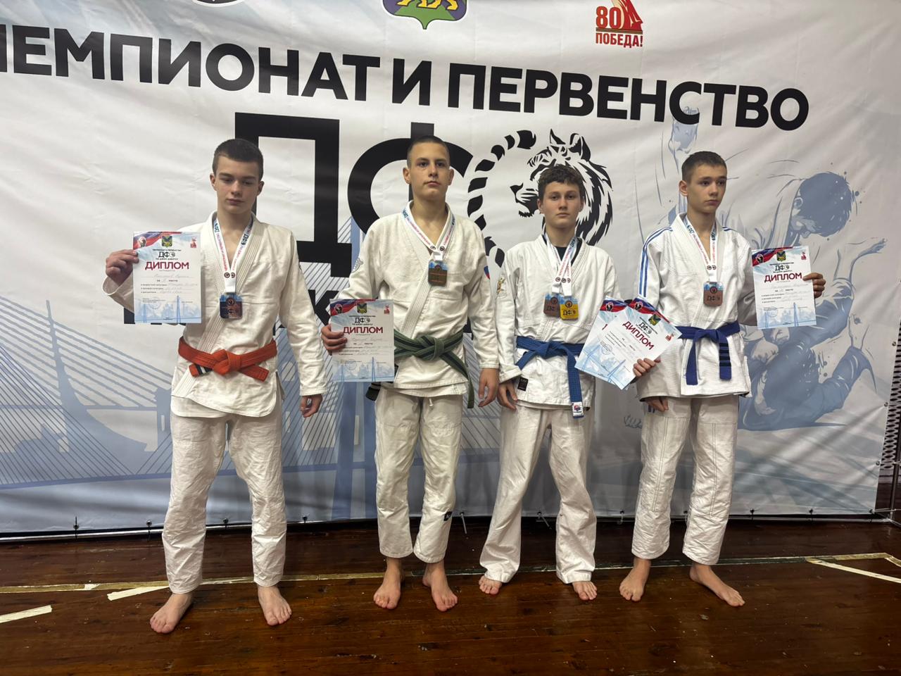 Сахалинцы завоевали 10 медалей на чемпионате ДФО по джиу-джитсу Сахалинцы завоевали 10 медалей на чемпионате ДФО по джиу-джитсу