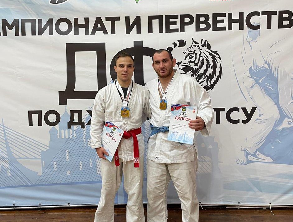 Сахалинцы завоевали 10 медалей на чемпионате ДФО по джиу-джитсу Сахалинцы завоевали 10 медалей на чемпионате ДФО по джиу-джитсу