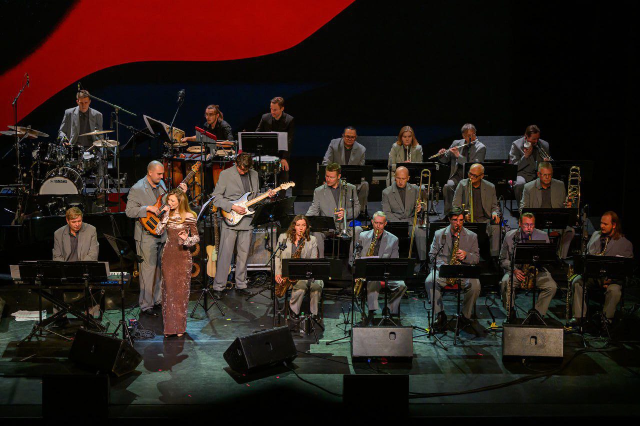 На сцене Чехов-центра в Южно-Сахалинске стартовал XI Международный фестиваль Sakhalin Jazz Festival На сцене Чехов-центра в Южно-Сахалинске стартовал XI Международный фестиваль Sakhalin Jazz Festival