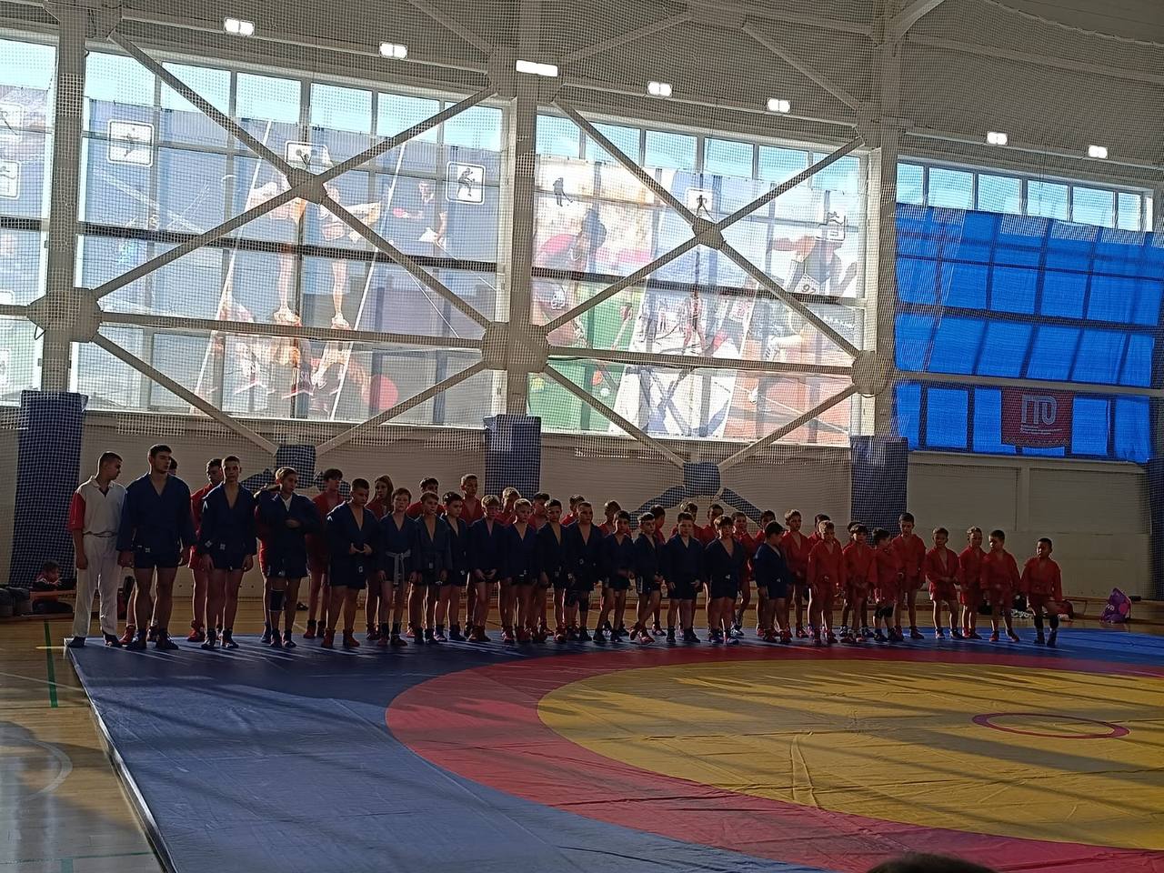 В Поронайске прошло первенство по самбо, посвященное Дню сотрудника органов внутренних дел РФ В Поронайске прошло первенство по самбо, посвященное Дню сотрудника органов внутренних дел РФ