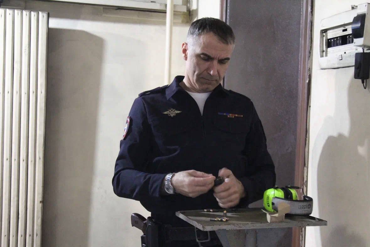 На кануне празднования Дня сотрудника органов внутренних дел России в тире УМВД состоялись соревнования по стрельбе из пистолета Макарова среди руководства областного аппарата УМВД На кануне празднования Дня сотрудника органов внутренних дел России в тире УМВД состоялись соревнования по стрельбе из пистолета Макарова среди руководства областного аппарата УМВД