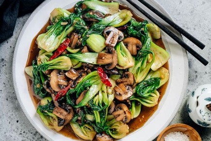 Бок-чой с грибами: идеальный ужин в китайском стиле, который легко приготовить