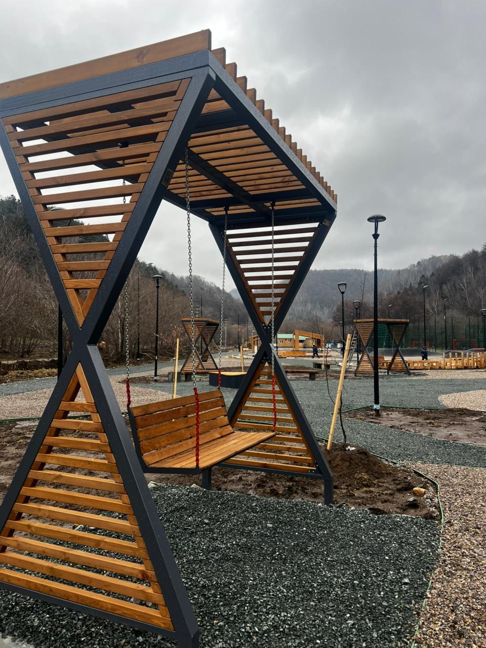 Променад, скейт-парк, мангалы: два красивых парка готовятся к сдаче на Сахалине Променад, скейт-парк, мангалы: два красивых парка готовятся к сдаче на Сахалине