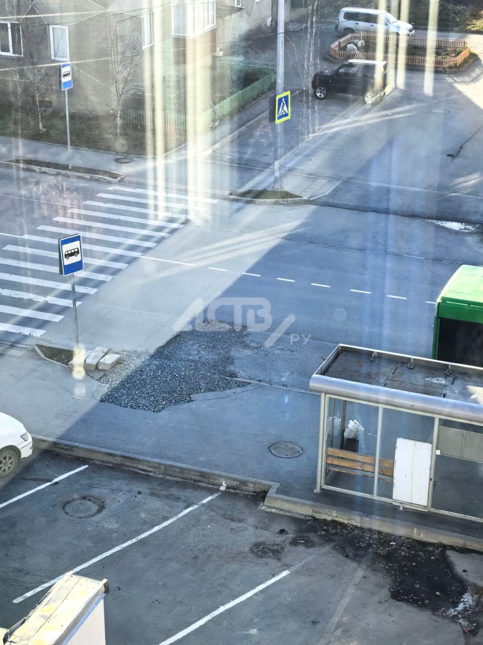 Сахалинцы жалуются на яму, которую сделали на отремонтированной дороге Сахалинцы жалуются на яму, которую сделали на отремонтированной дороге