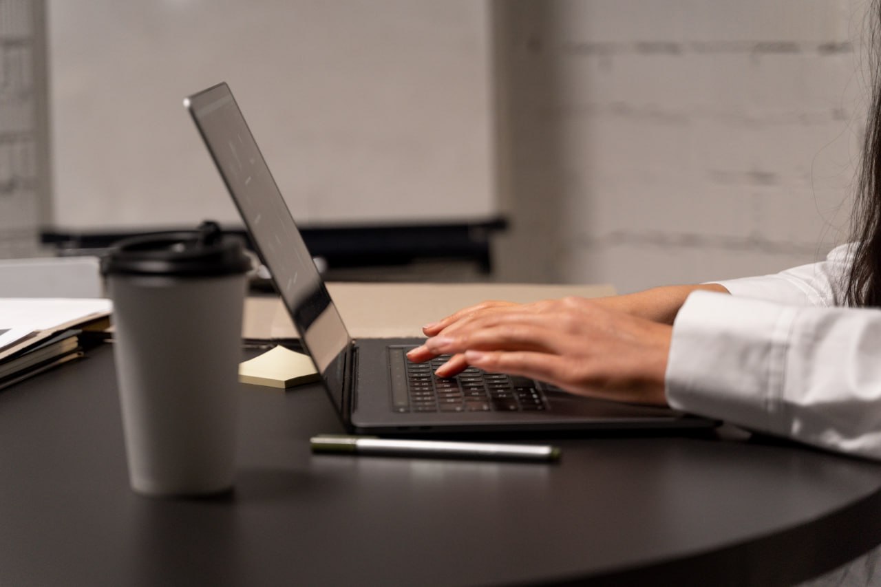 В Госдуме предложили разрешить работу на больничном