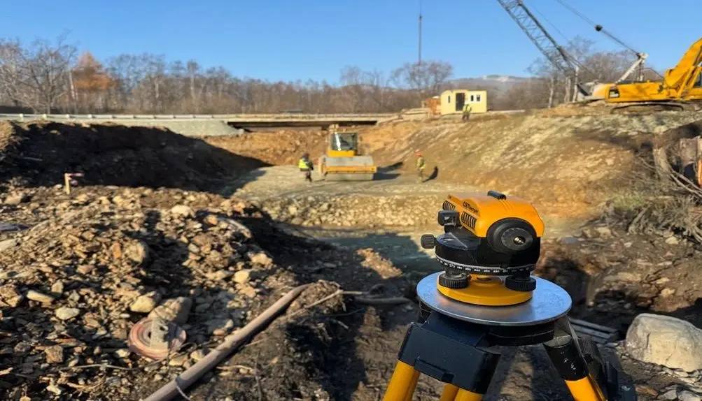 Ремонт моста через реку Христофоровку идет с опережением графика Ремонт моста через реку Христофоровку идет с опережением графика