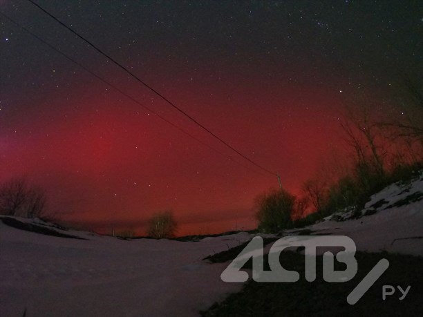 Сахалинцы запечатлели необычное явление, похожее на северное сияние