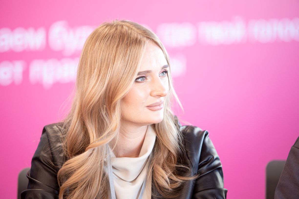 На Сахалине провели проектную сессию «Девушки рулят» На Сахалине провели проектную сессию «Девушки рулят»