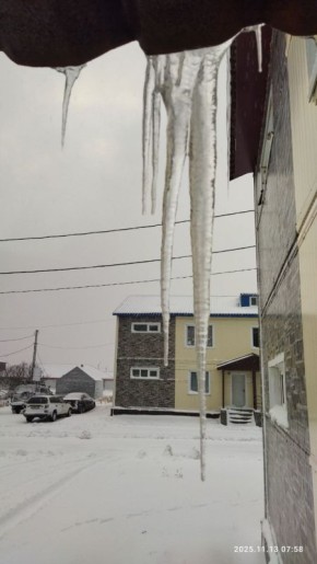 Северо-Курильск сегодня проснулся в снегу