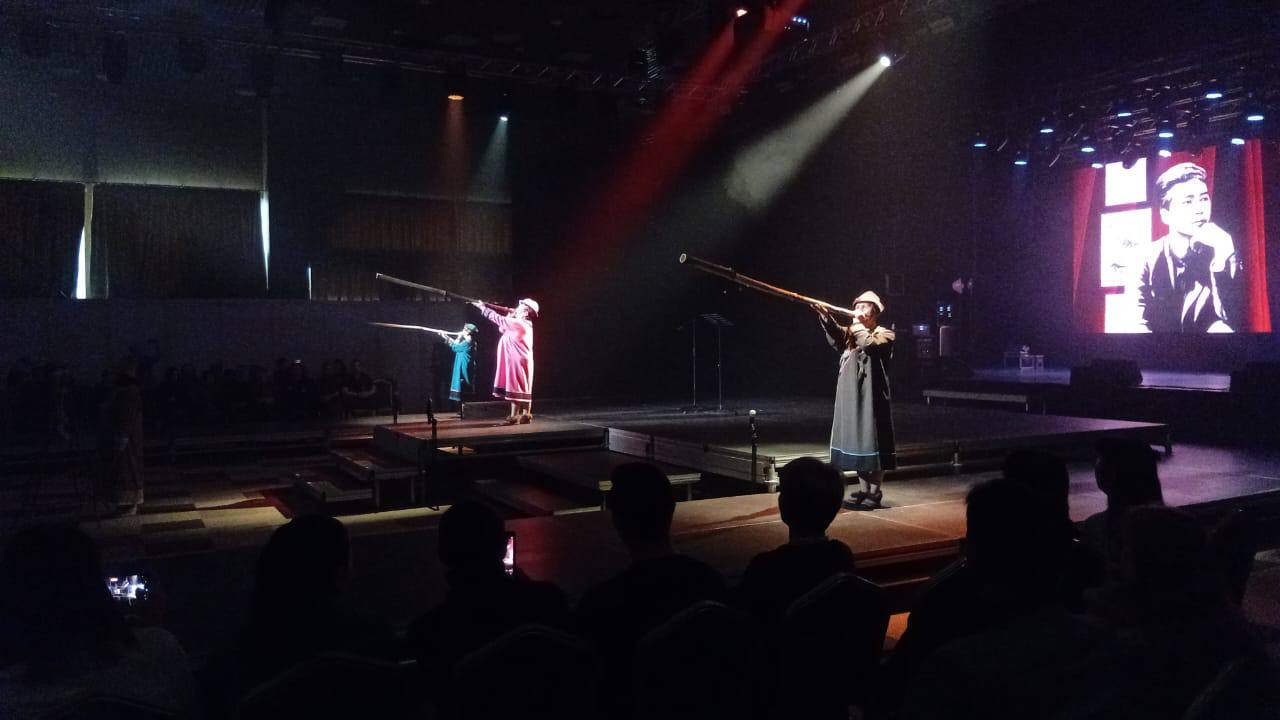 90 лет жизни Владимира Санги показали сахалинцам 90 лет жизни Владимира Санги показали сахалинцам