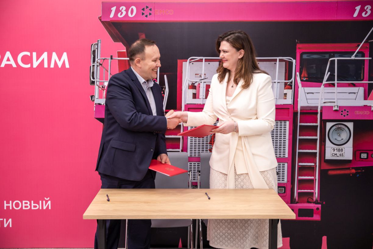 На Сахалине провели проектную сессию «Девушки рулят» На Сахалине провели проектную сессию «Девушки рулят»