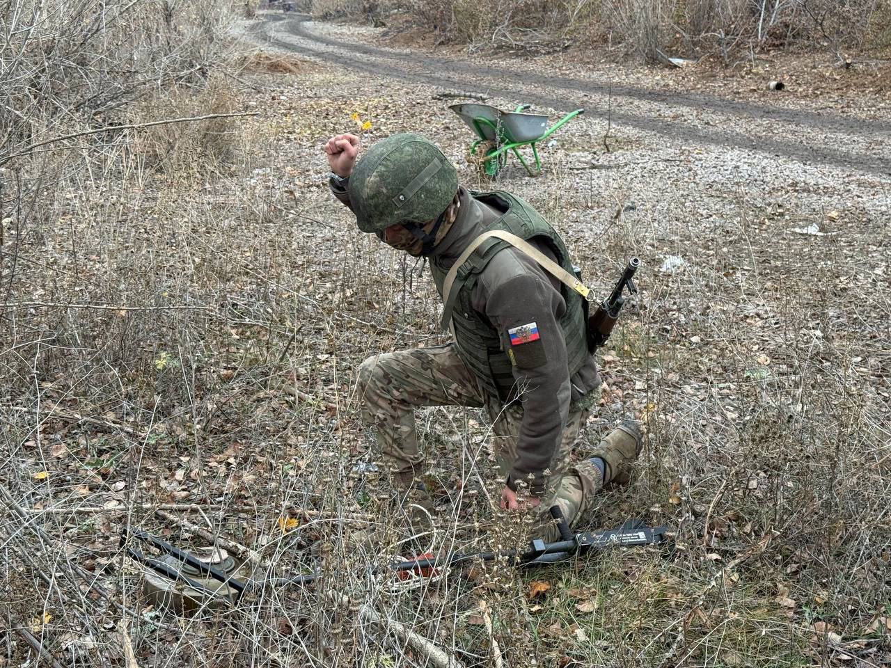 Сахалинские саперы занимаются разминированием территории в зоне СВО