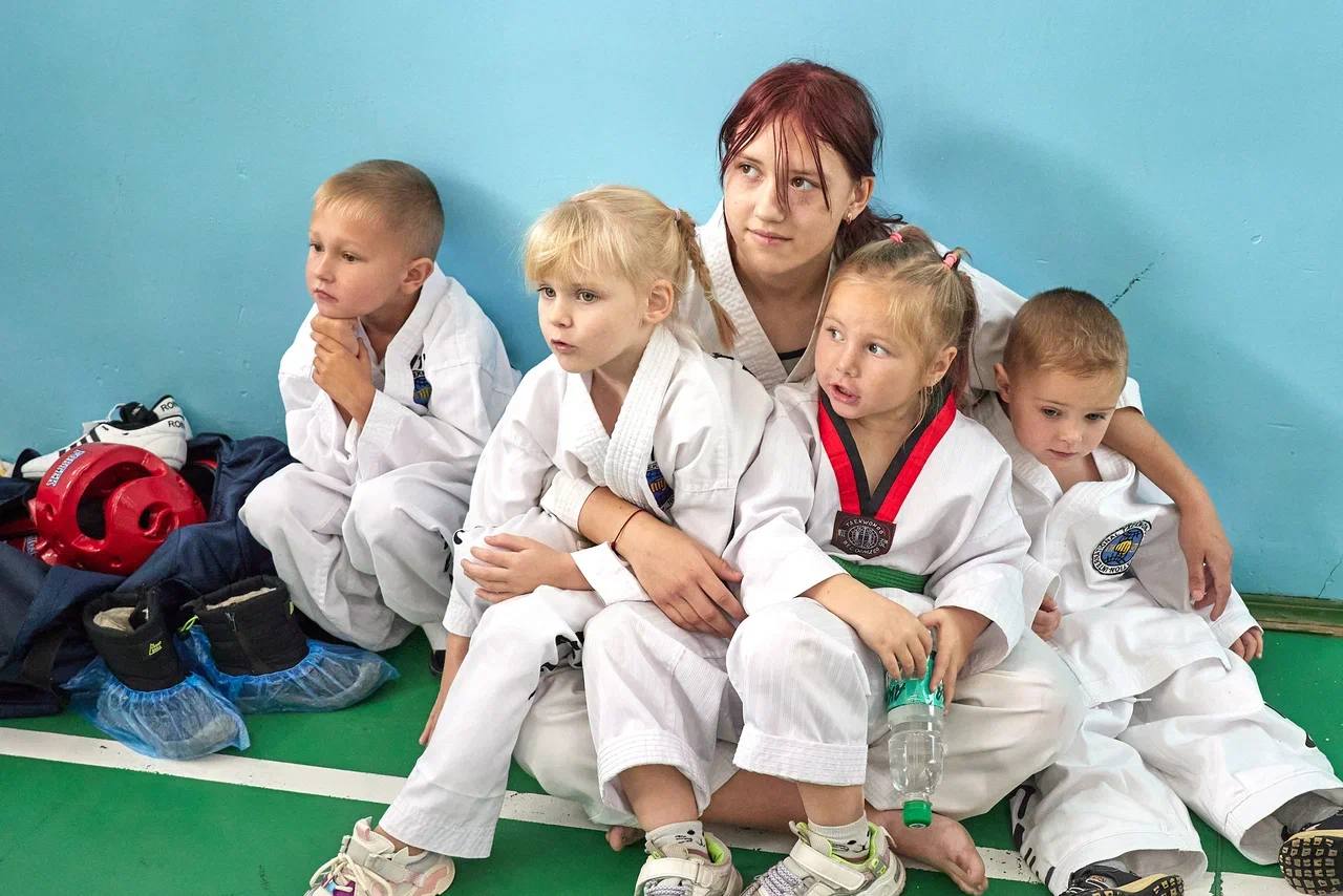 Сила, посвященная подвигу. В школе №13 состоялся турнир по боевым искусствам, посвященный памяти о выпускниках школы Евгении Лукашевиче и Алексее Чащеве, погибших в зоне СВО Сила, посвященная подвигу. В школе №13 состоялся турнир по боевым искусствам, посвященный памяти о выпускниках школы Евгении Лукашевиче и Алексее Чащеве, погибших в зоне СВО