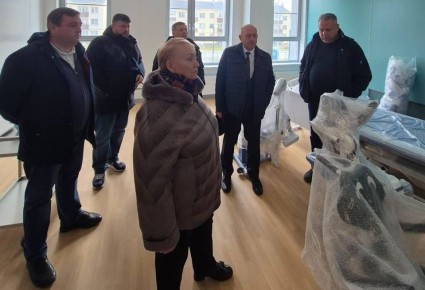 Депутаты Сахалинской областной Думы побывали на строительных площадках медучреждений перед их открытием