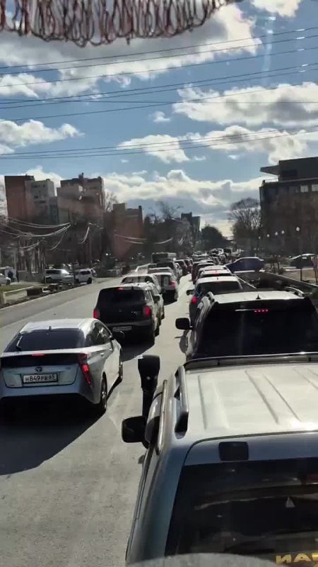 Снова "тройка": еще один автобус заметили на встречной полосе в Южно-Сахалинске