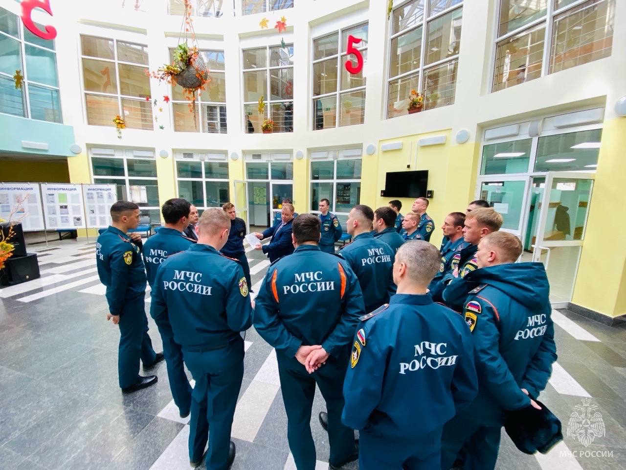 #БудниМЧС. Пожарные МЧС России изучили оперативно-тактические характеристики третьей гимназии В процессе работы сотрудники ознакомились с конструктивными и планировочными особенностями здания, проанализировали потенциальные...