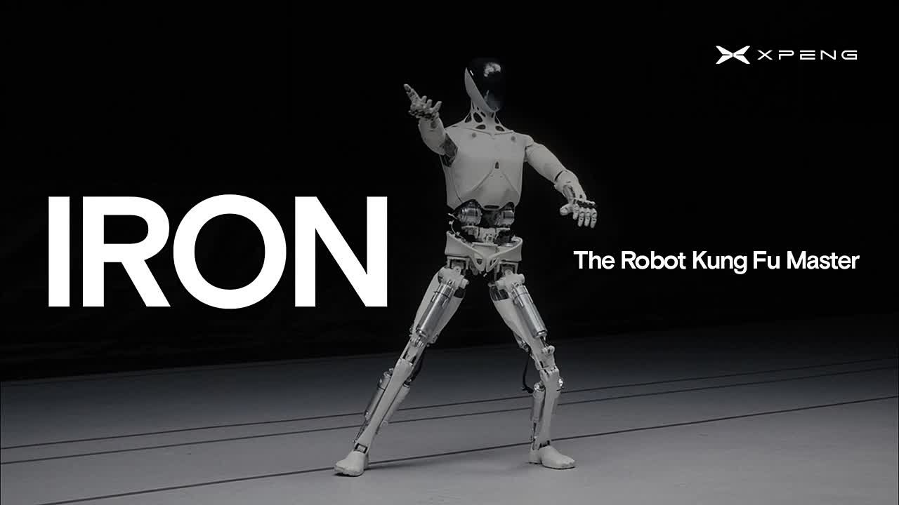 В Китае человекоподобный робот освоил кунг-фу