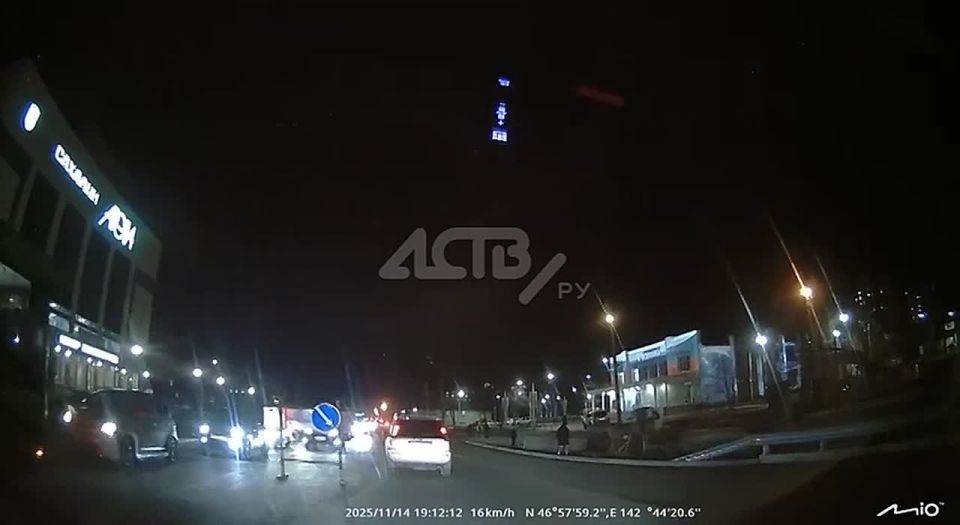 На "тройке" по встречке: водитель пассажирского автобуса нарушил ПДД в Южно-Сахалинске