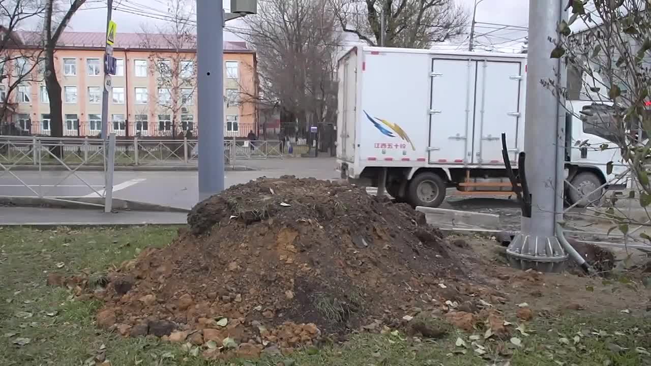Нарушение подрядчика парализовало движение в Южно-Сахалинске