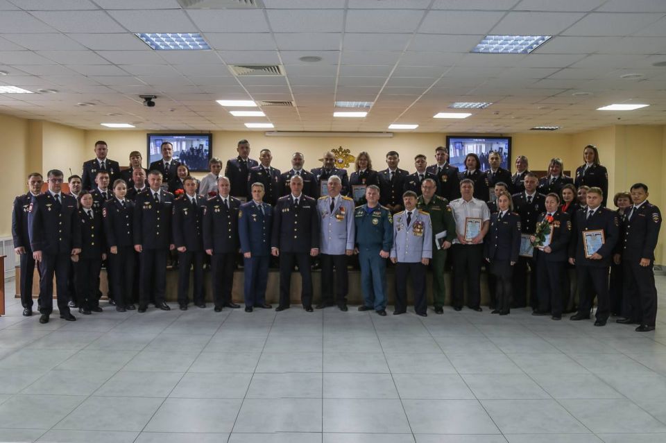 Сегодня,в честь профессионального праздника – Дня участкового уполномоченного полиции,в Управлении МВД России по Сахалинской области прошло торжественное мероприятие
